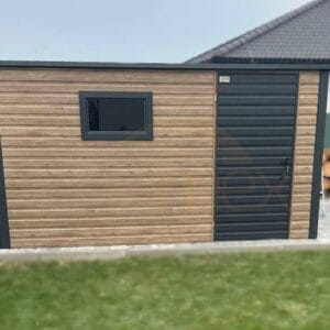 Záhradný domček 4×2,5 m Winchester dekor dreva / RAL 7016 Antracit | Okno | Zosilnená konštrukcia