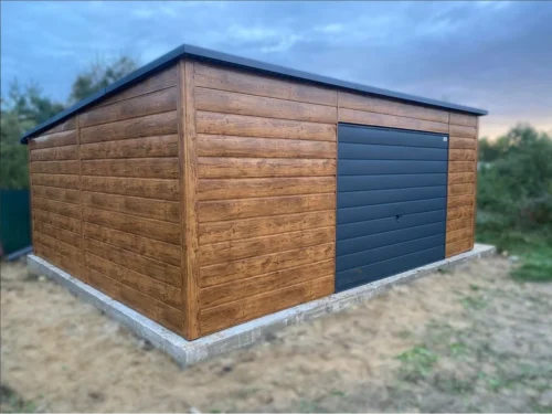 Plechová garáž 6x5m Zlatý dub / RAL 7016 Antracit | Imitácia škridly | Široký panel | Zosilnená konštrukcia