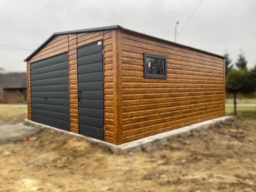 Plechová garáž 5x5m Zlatý dub / RAL 7016 Antracit | Brána s pohonom | Dielenská zóna | Zosilnená konštrukcia