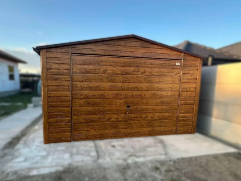 Plechová garáž 4x5m Zlatý dub | Vodorovný panel | Dvere a Odkvapy | Zosilnená konštrukcia