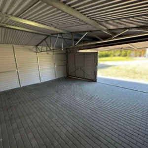 Plechová dvojgaráž 8x6m Zlatý dub | Garáž 6m + Prístrešok 2m | Filc a Odkvapy | Zosilnená konštrukcia