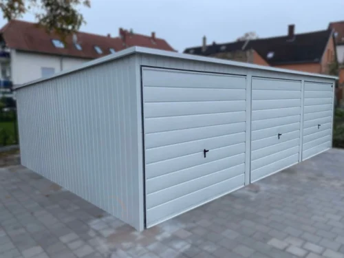 Plechová garáž 8,85x6m RAL 9010 Biela | 3 státia | Široký panel | Zosilnená konštrukcia