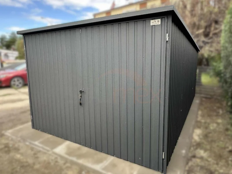 GK150-2 Plechová garáž 3x5m BTX 7016 Antracit Mat | Zvislý trapéz T7 | Dvojkrídlová brána | Odkvapy | Zosilnená konštrukcia