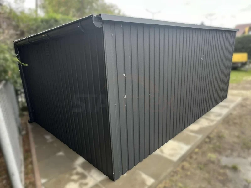 GK150-3 Plechová garáž 3x5m BTX 7016 Antracit Mat | Zvislý trapéz T7 | Dvojkrídlová brána | Odkvapy | Zosilnená konštrukcia