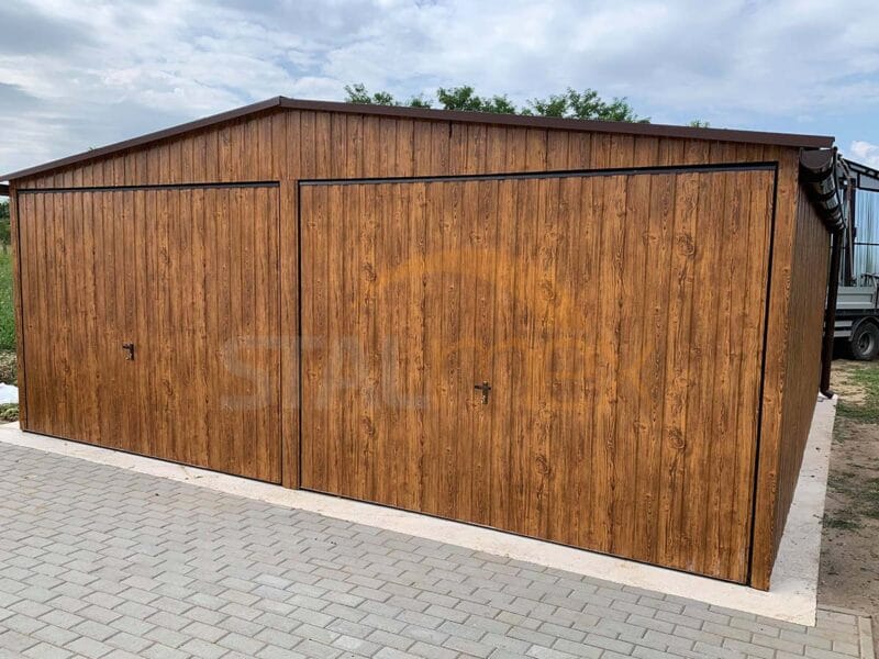 Plechová dvojgaráž 6×5 m Zlatý dub | Sedlová strecha | 2x Výklopná brána
