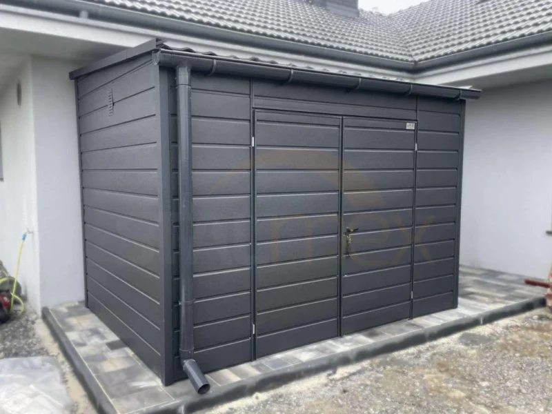 D214_1 webp Moderný záhradný domček 3,5×2 m RAL 7016 Antracit Mat | Široký panel | Zosilnená konštrukcia