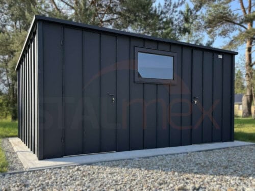 Záhradný domček 4,5×3 m Čierna Mat | Falcovaný plech | Okno | Zosilnená konštrukcia